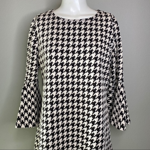 Ali Miles Houndstooth Tunic with Bell Slit Sleeve - Picture 2 of 11